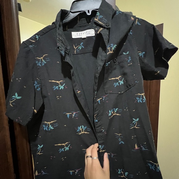Ezekiel button up shirt - Picture 2 of 4